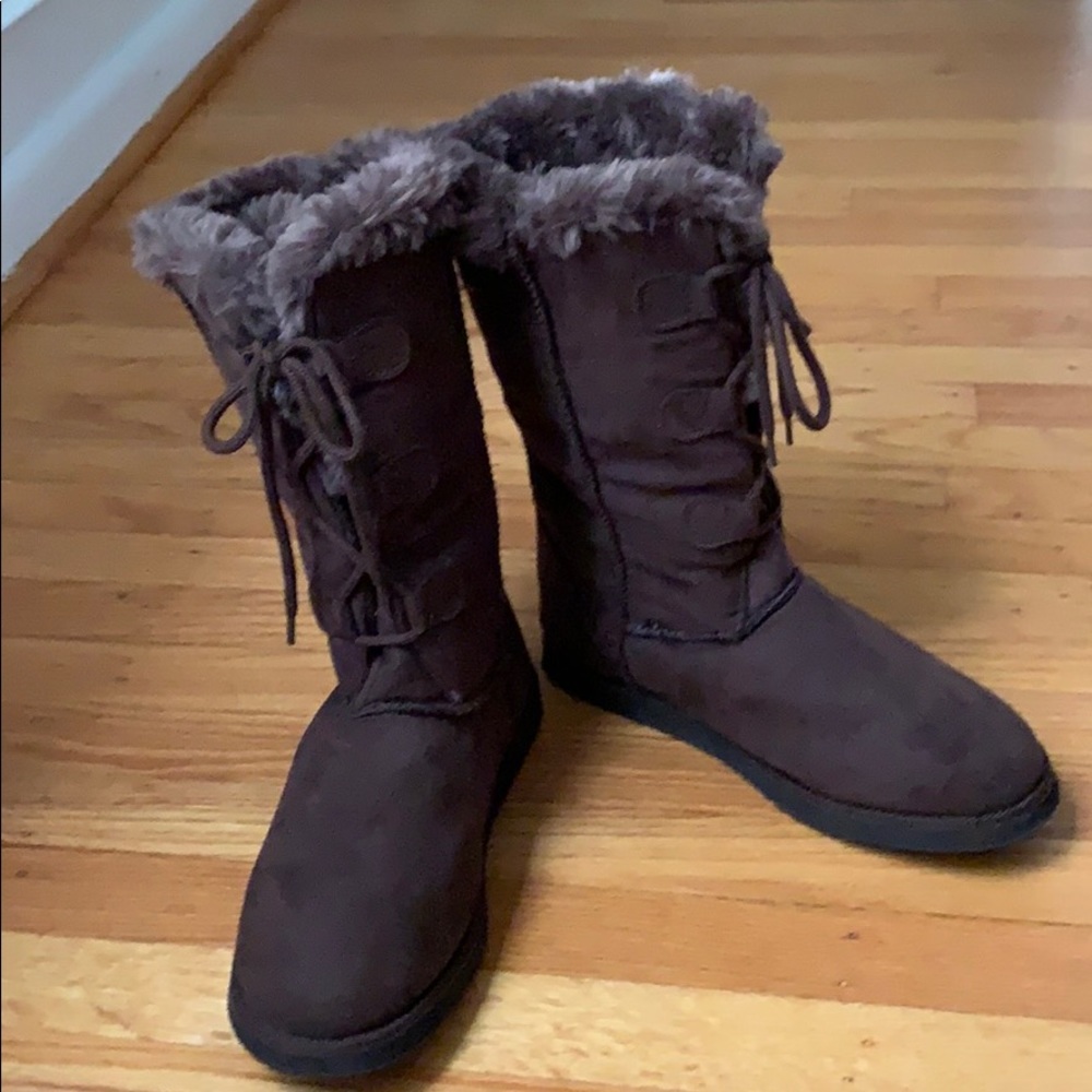 🌺 Old Navy faux suede fur lined boots